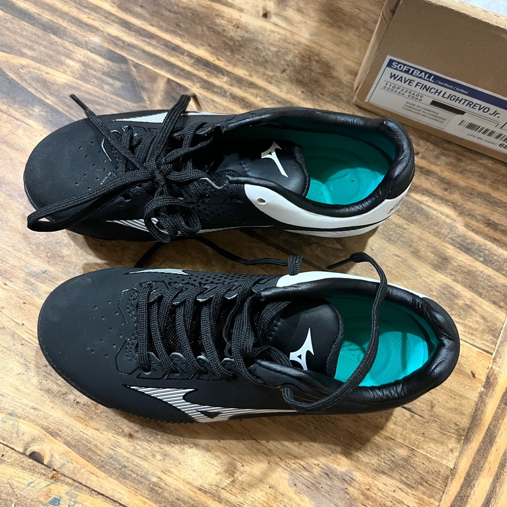 Mizuno softball cleats